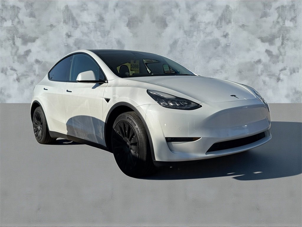 Used 2021 Tesla Model Y Long Range image 14