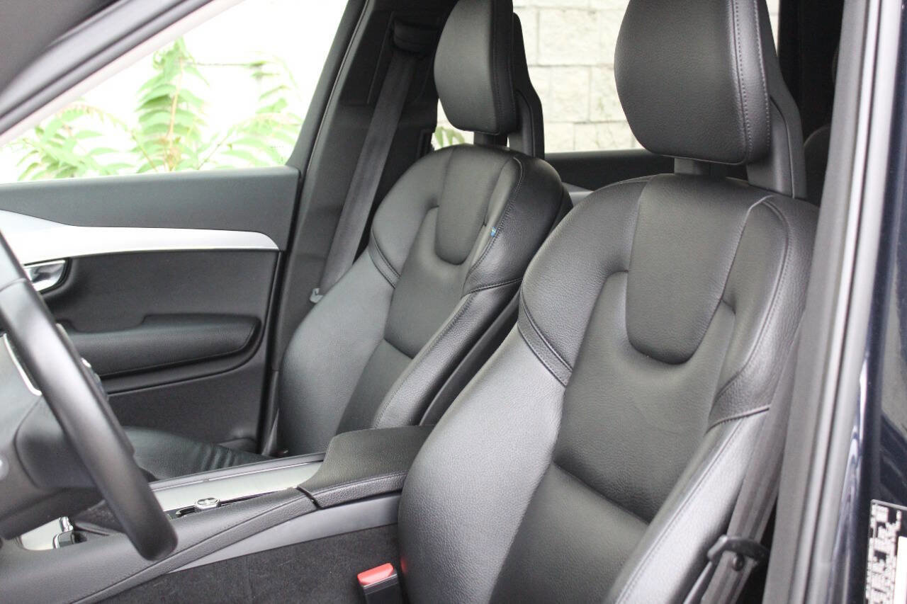 Used 2016 Volvo XC90 T6 Momentum image 11