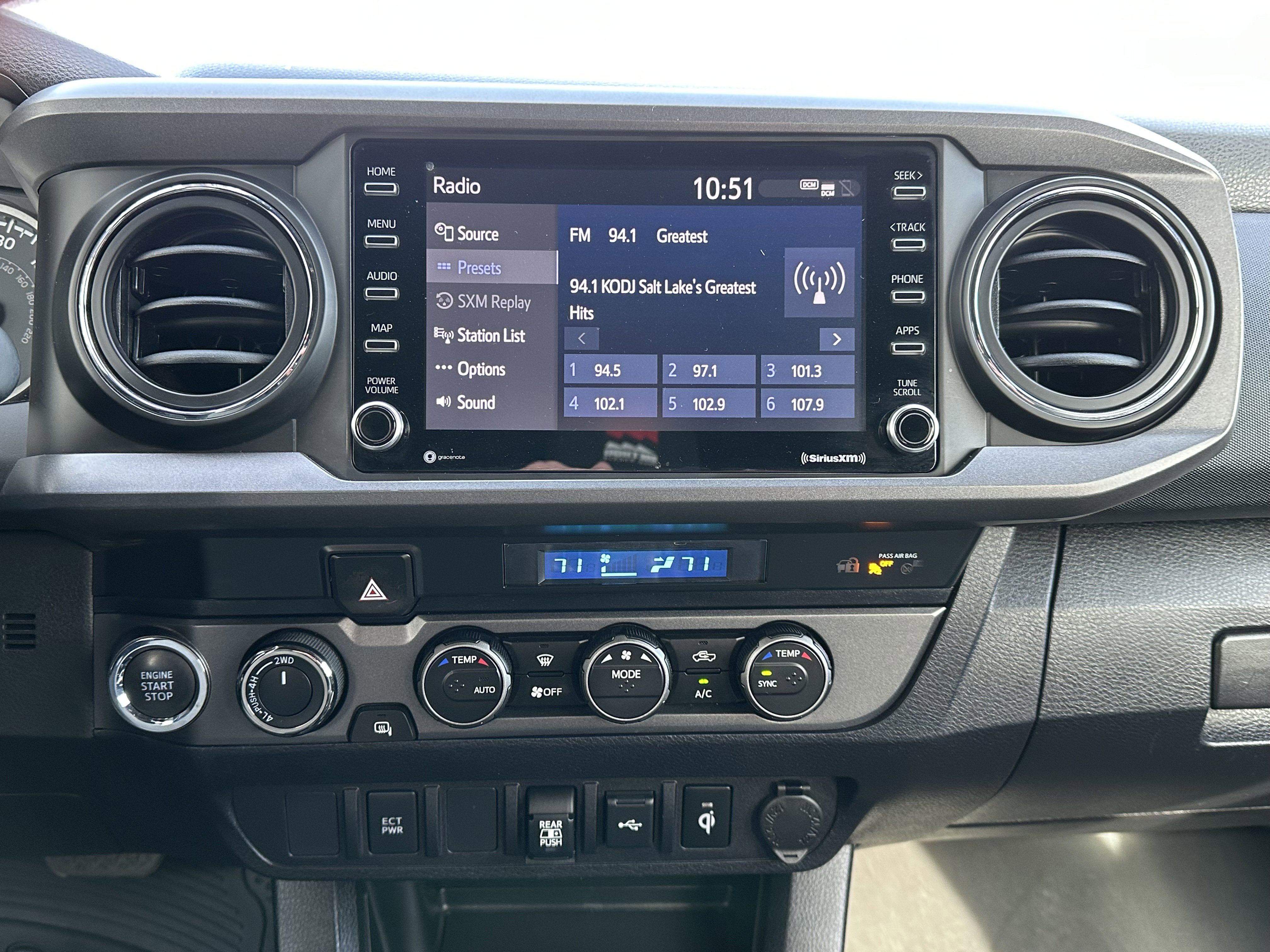 Used 2022 Toyota Tacoma TRD Off-Road image 29