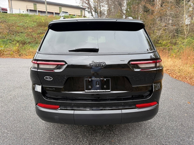 New 2025 Jeep Grand Cherokee L Altitude image 8