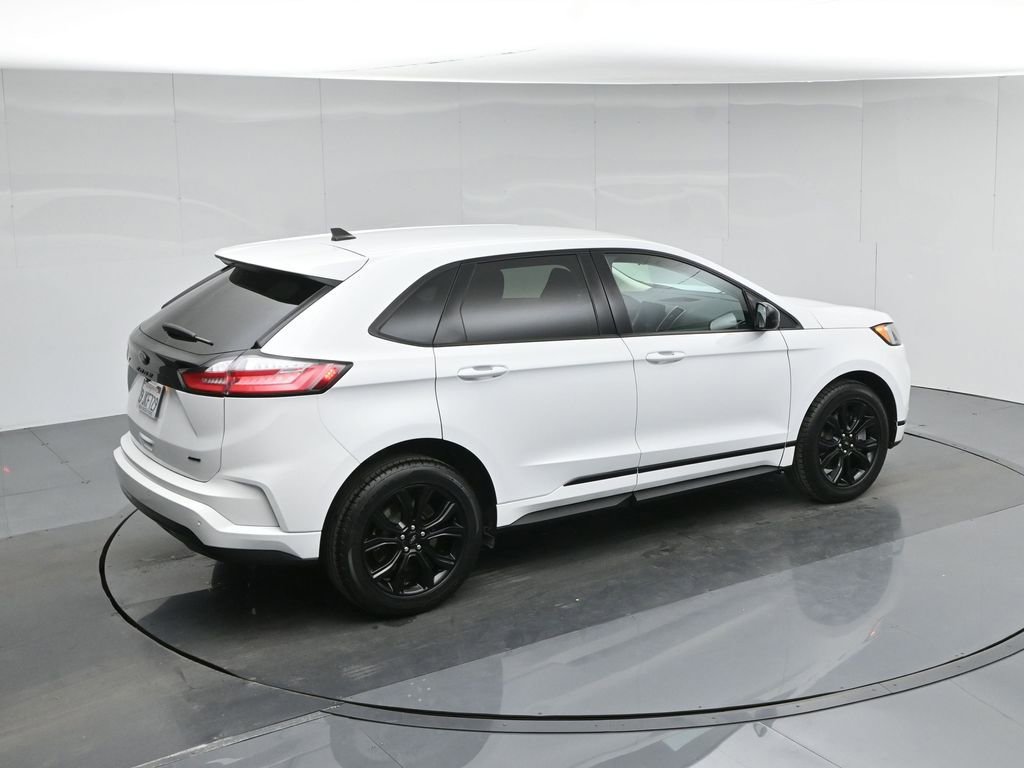 Used 2024 Ford Edge SE w/ Black Appearance Package image 44