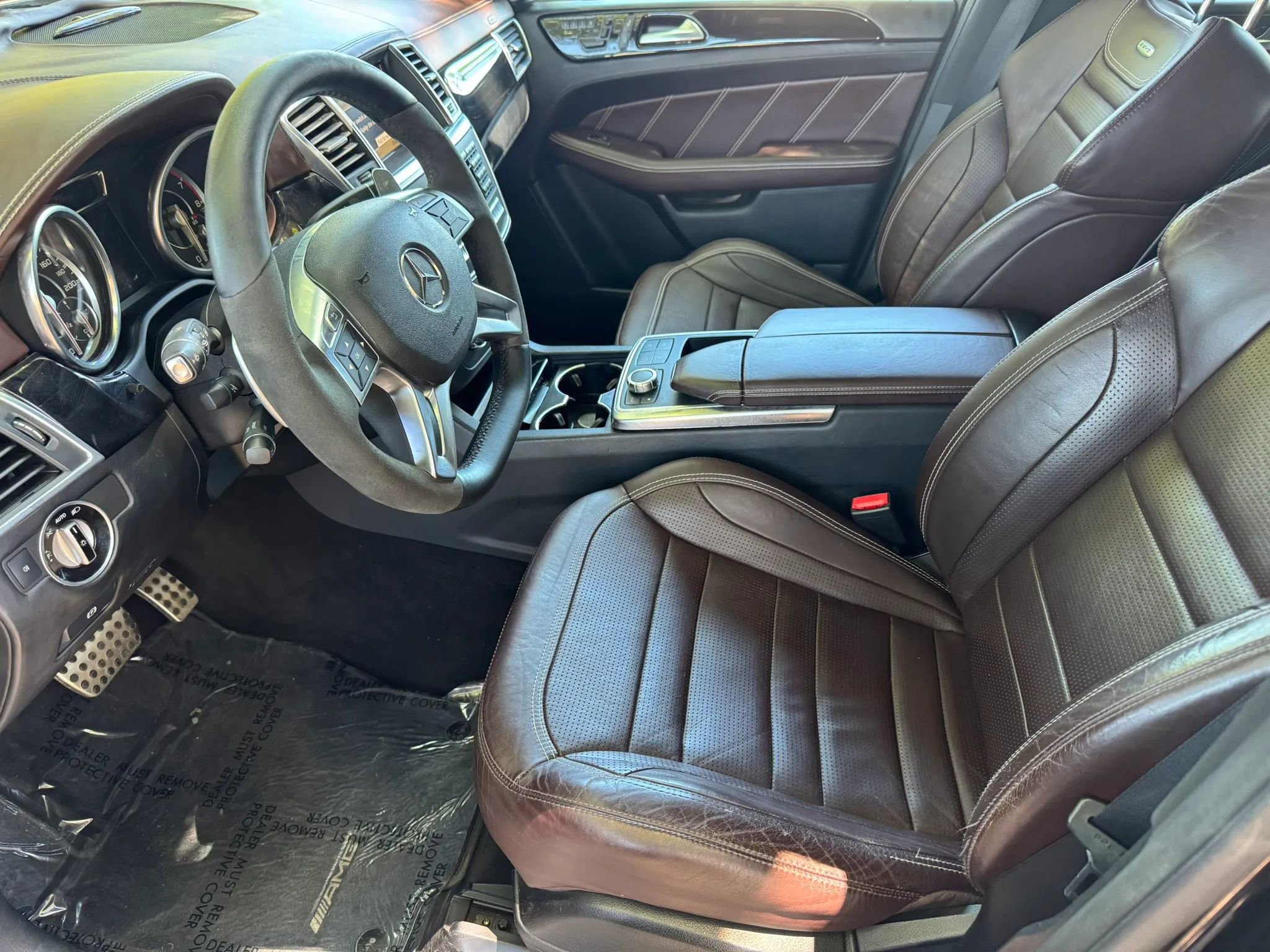 Used 2012 Mercedes-Benz ML 63 AMG 4MATIC w/ AMG Performance Pkg image 10