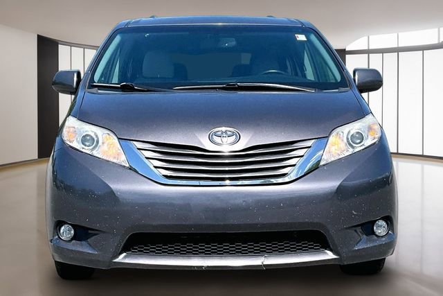 Used 2015 Toyota Sienna XLE w/ XLE Navigation Package image 2