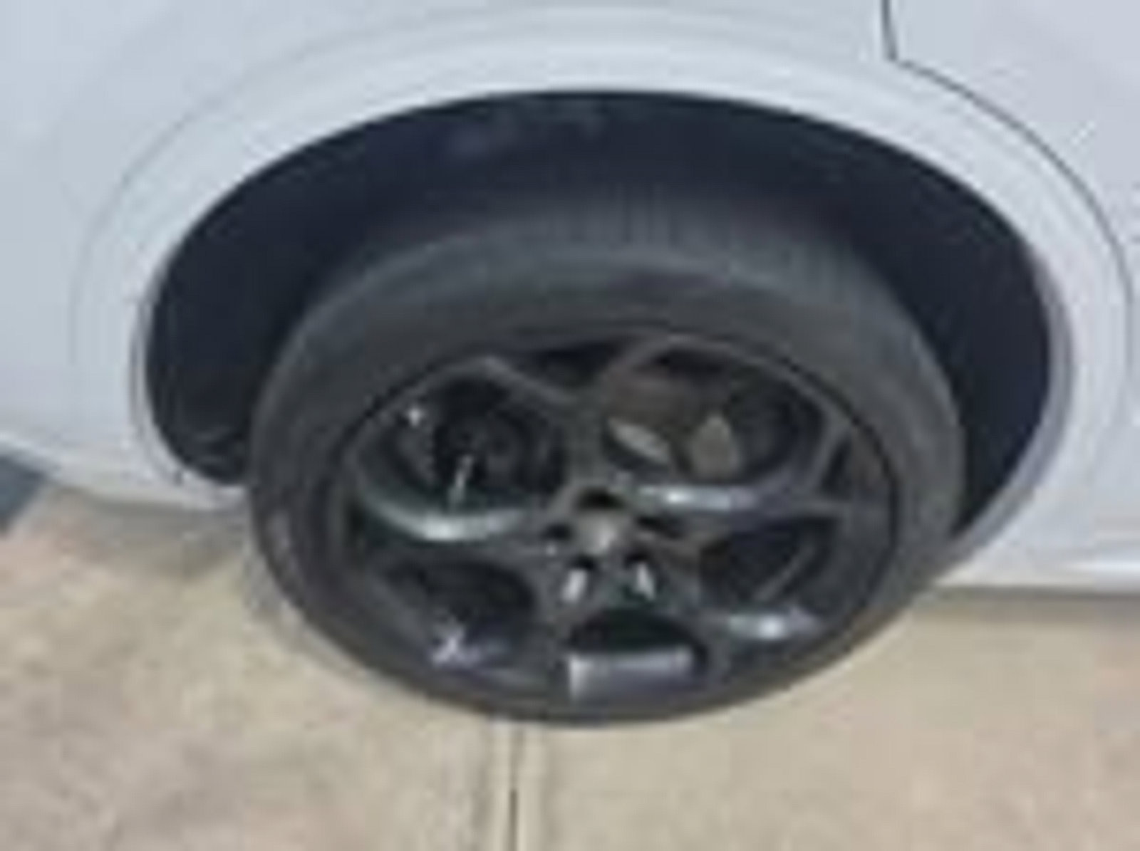 Used 2023 Alfa Romeo Stelvio Estrema image 19