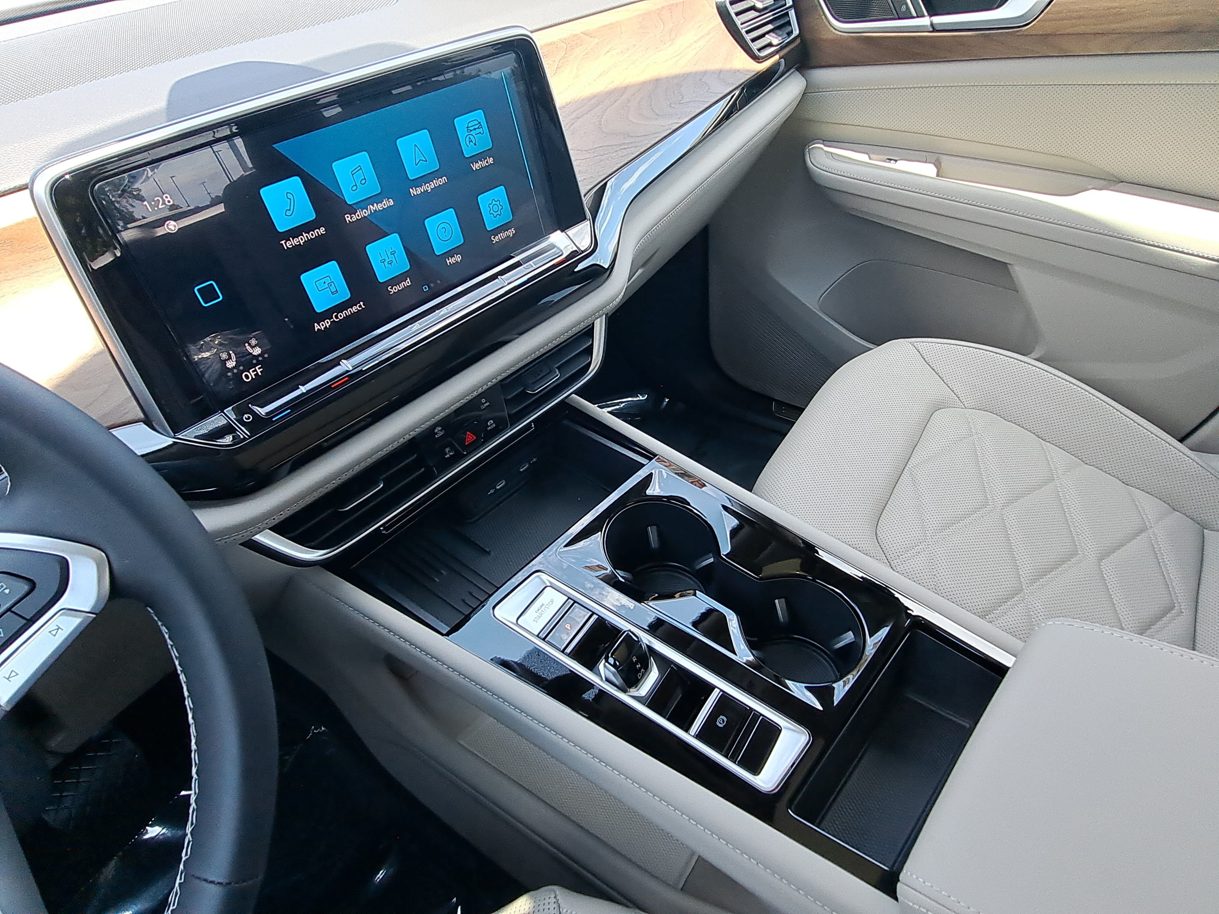 New 2026 Volkswagen Atlas SE FWD image 25