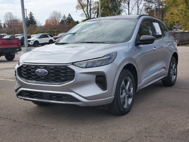 Used 2024 Ford Escape ST-Line w/ Tech Pack #1 AWD/4WD image 2