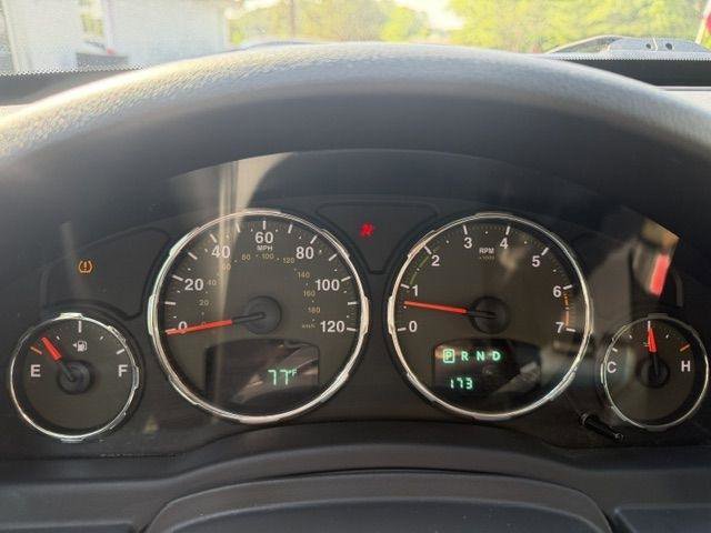 Used 2011 Jeep Liberty 70th Anniversary AWD/4WD image 18