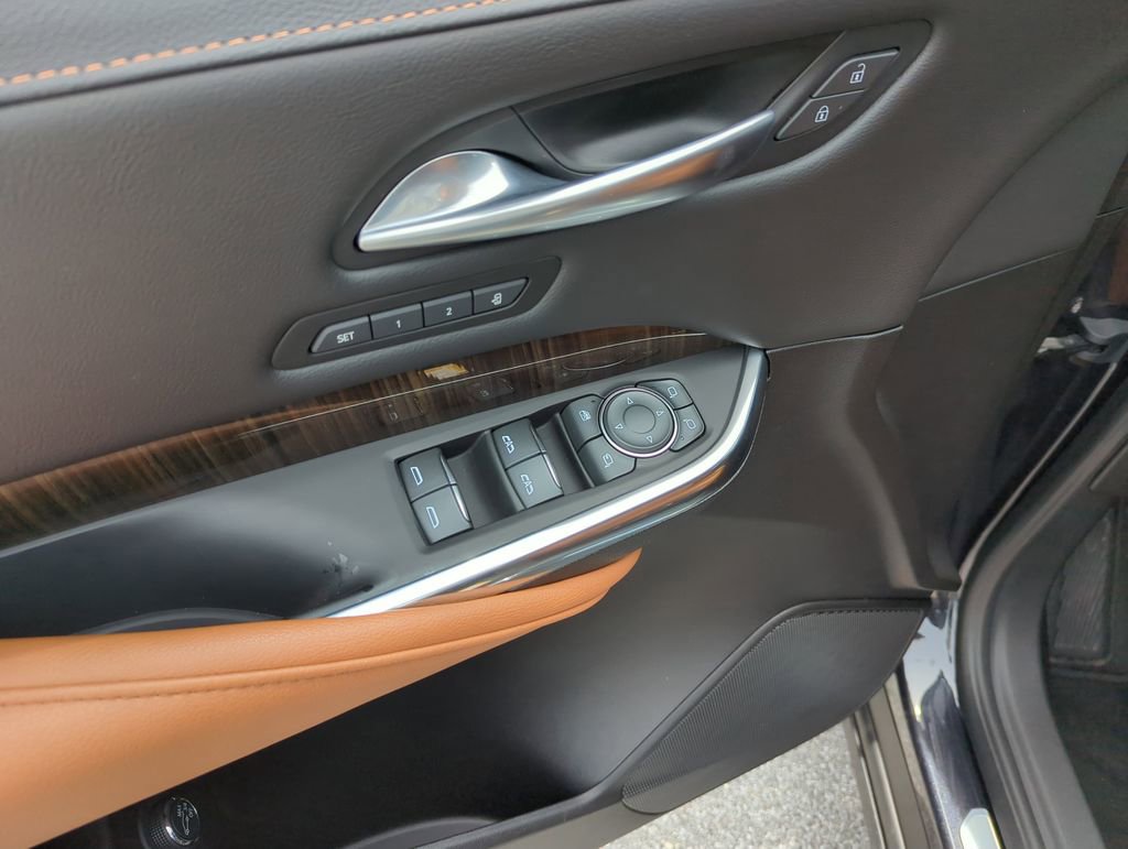 Used 2022 Cadillac XT4 Premium Luxury w/ Enhanced Visibility Package FWD image 19