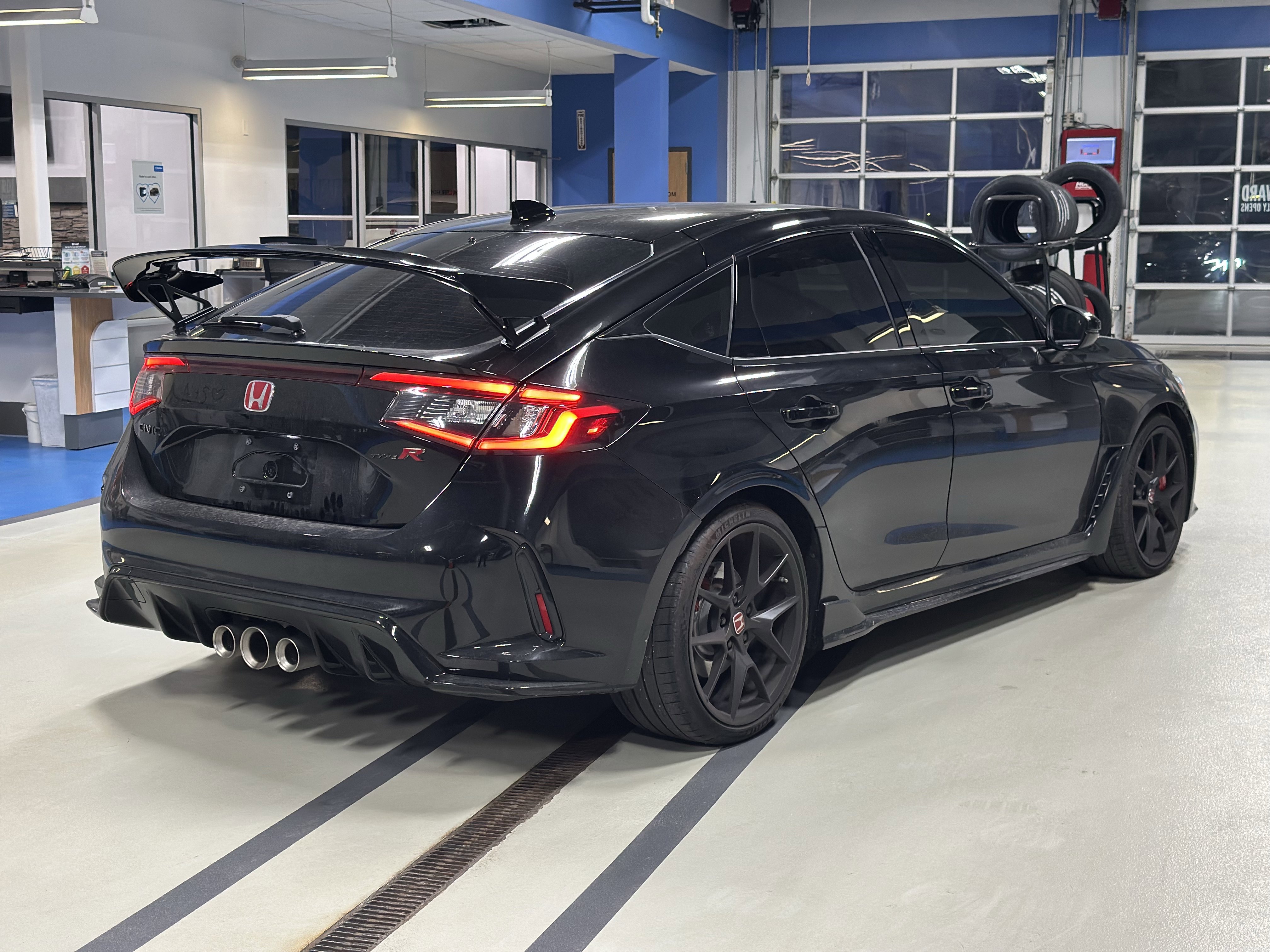 Used 2025 Honda Civic Type R image 5