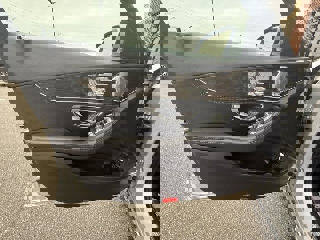 Used 2015 Mercedes-Benz C 300 Sedan image 16