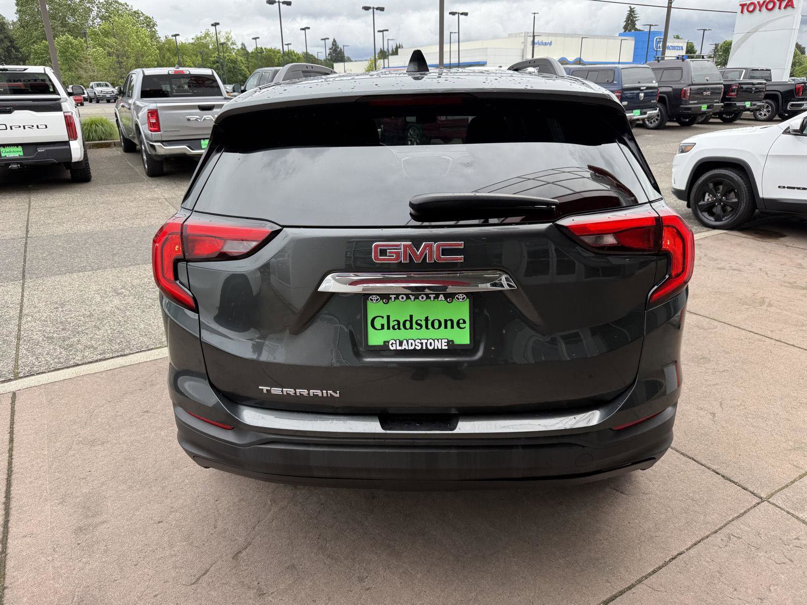 Used 2020 GMC Terrain SLE w/ Driver Convenience Package FWD image 5