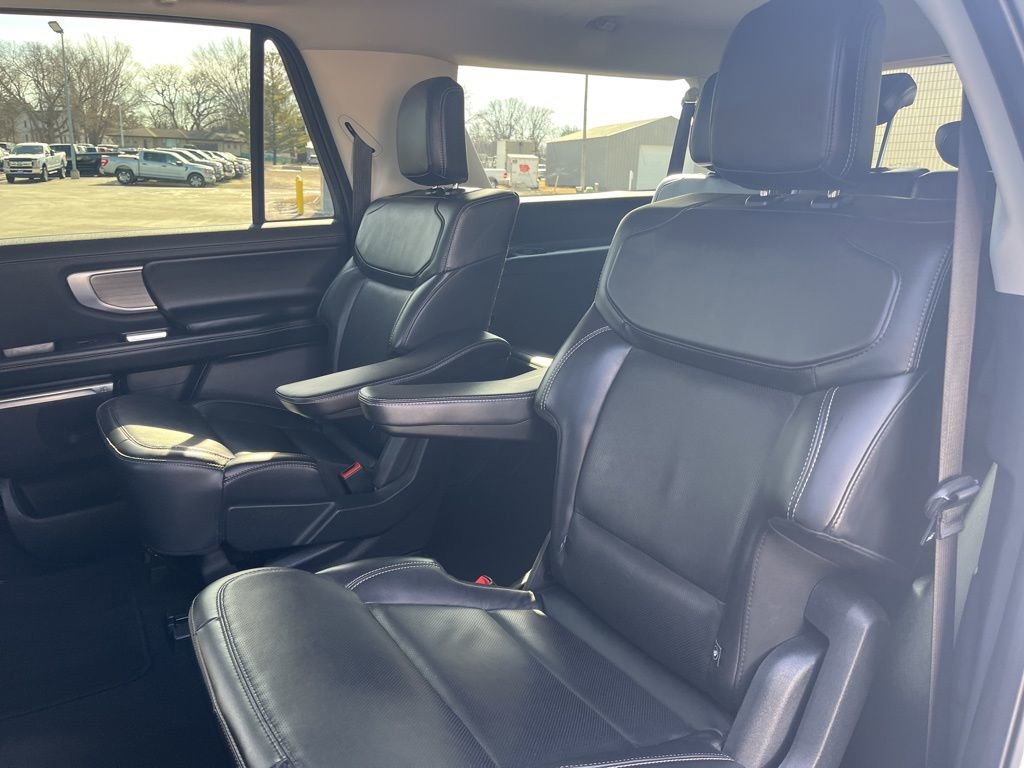 Used 2025 Ford Expedition Max Platinum image 14