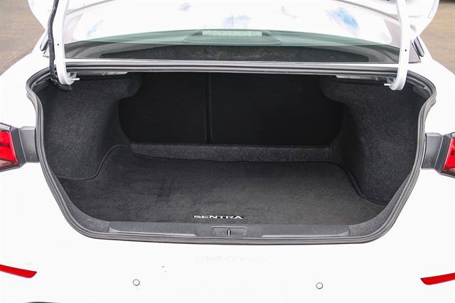Used 2024 Nissan Sentra SV image 24