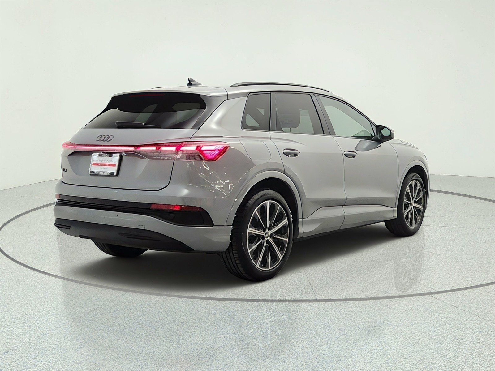 Used 2025 Audi Q4 e-tron Premium Plus w/ Premium Plus RWD image 5