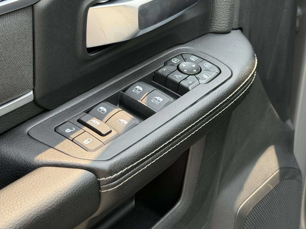 New 2026 RAM 2500 Big Horn AWD/4WD image 13