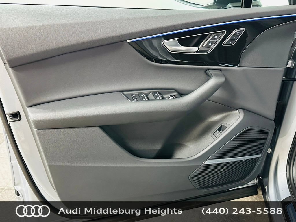 Certified 2025 Audi Q7 2.0T Premium w/ Convenience Plus Package AWD/4WD image 30