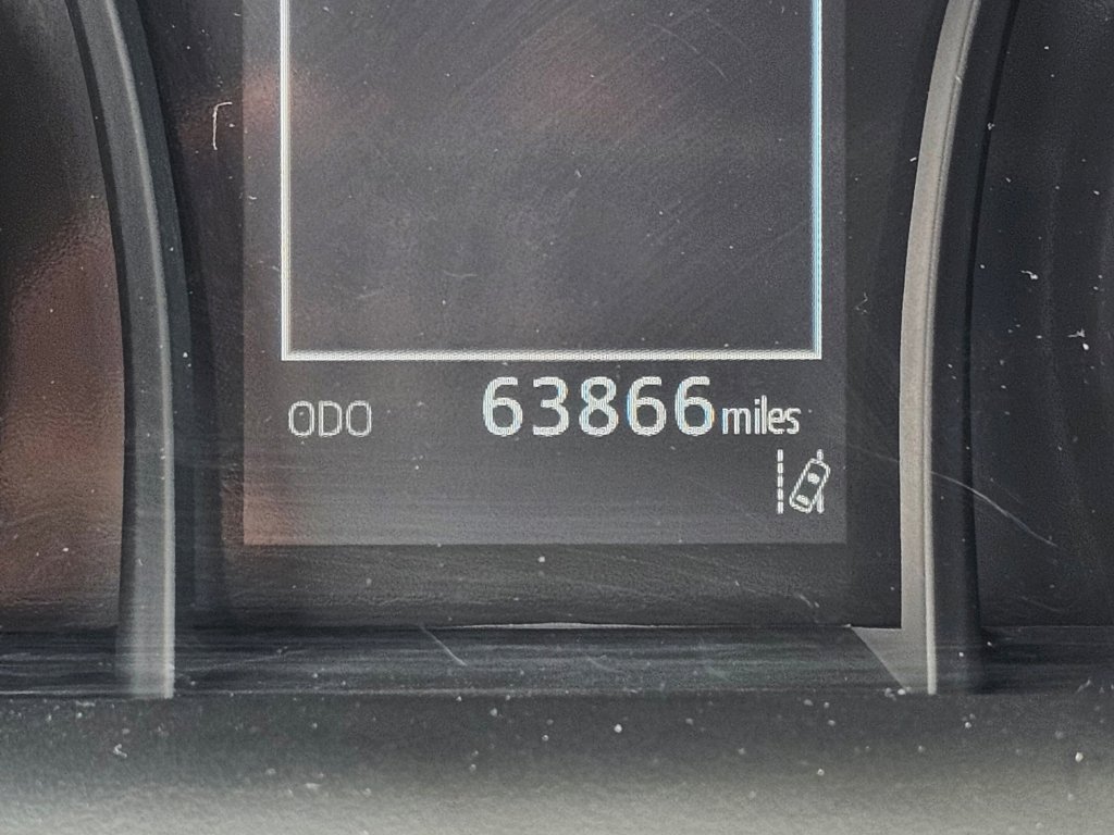 Used 2023 Toyota Camry SE image 6