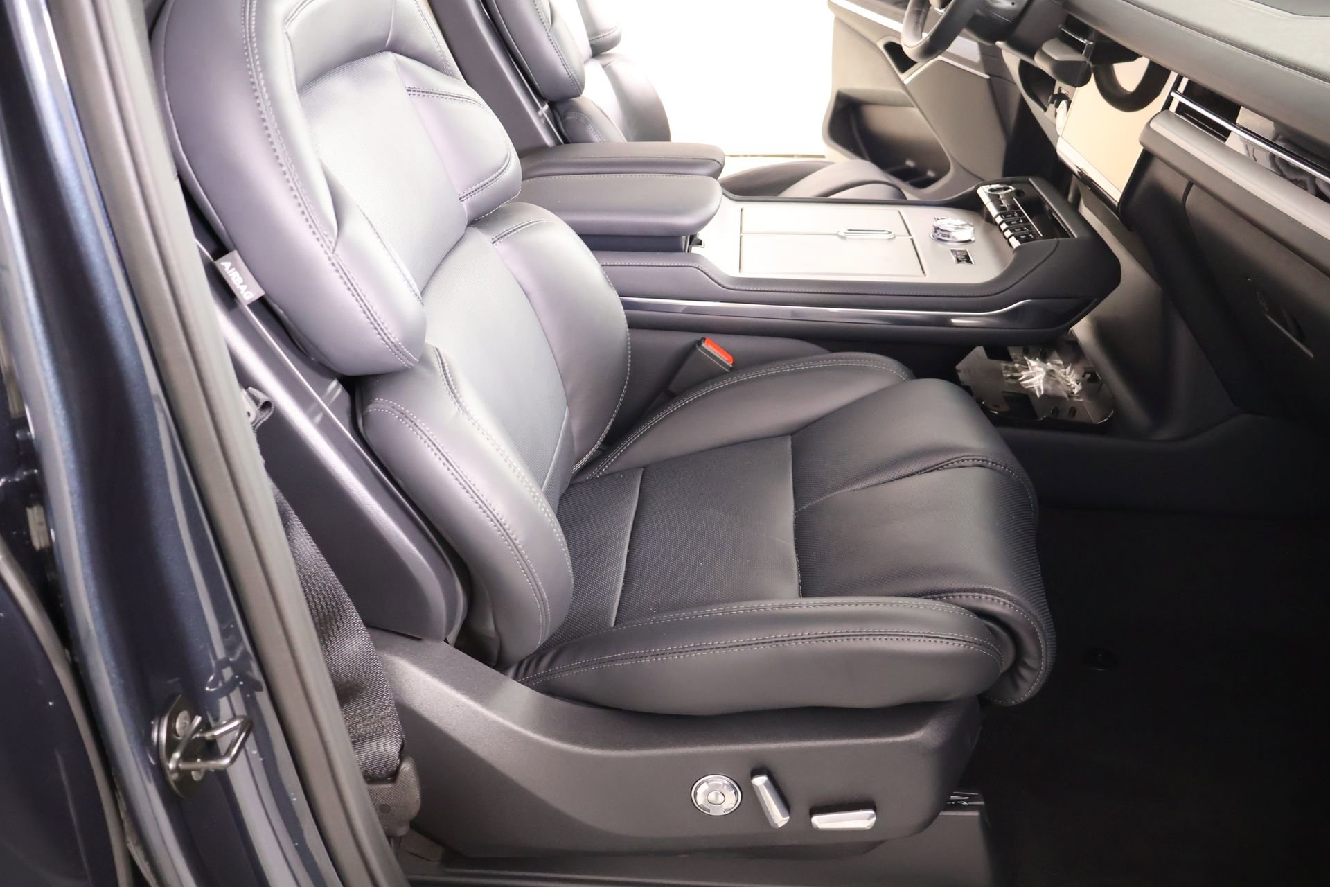 New 2026 Lincoln Navigator L Reserve image 15