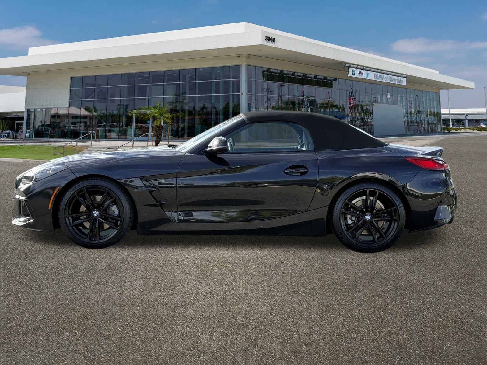 Certified 2023 BMW Z4 sDrive30i w/ Shadowloine Package image 6