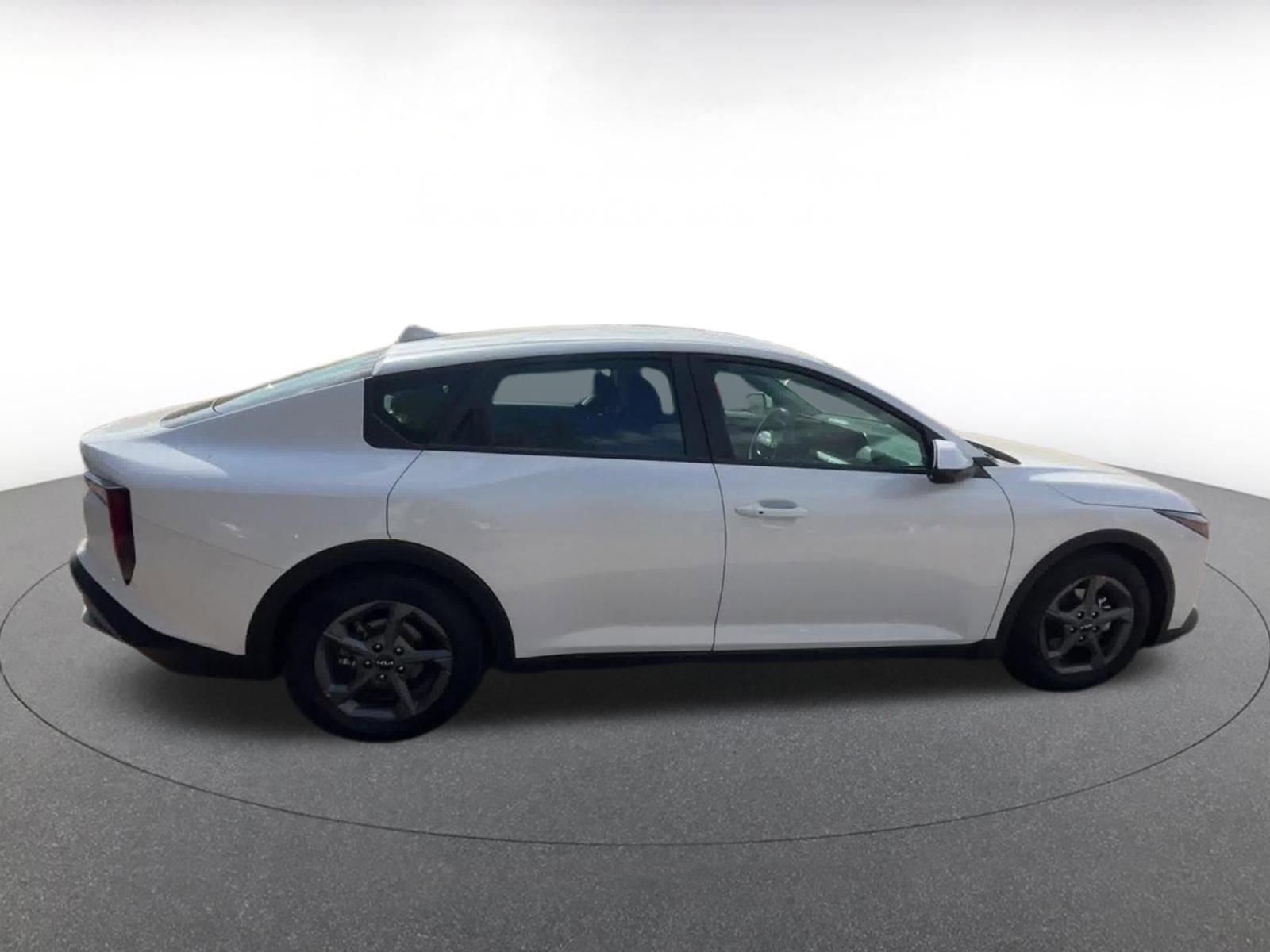 Used 2025 Kia K4 LXS FWD image 16