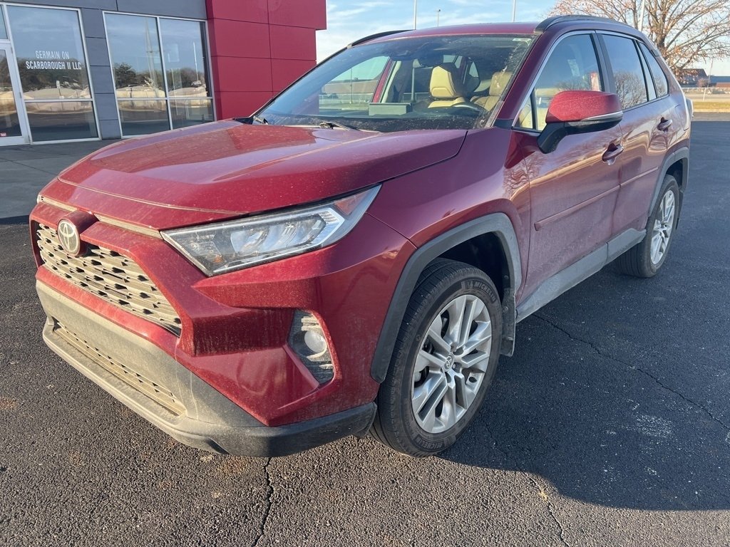 Used 2021 Toyota RAV4 XLE Premium image 11