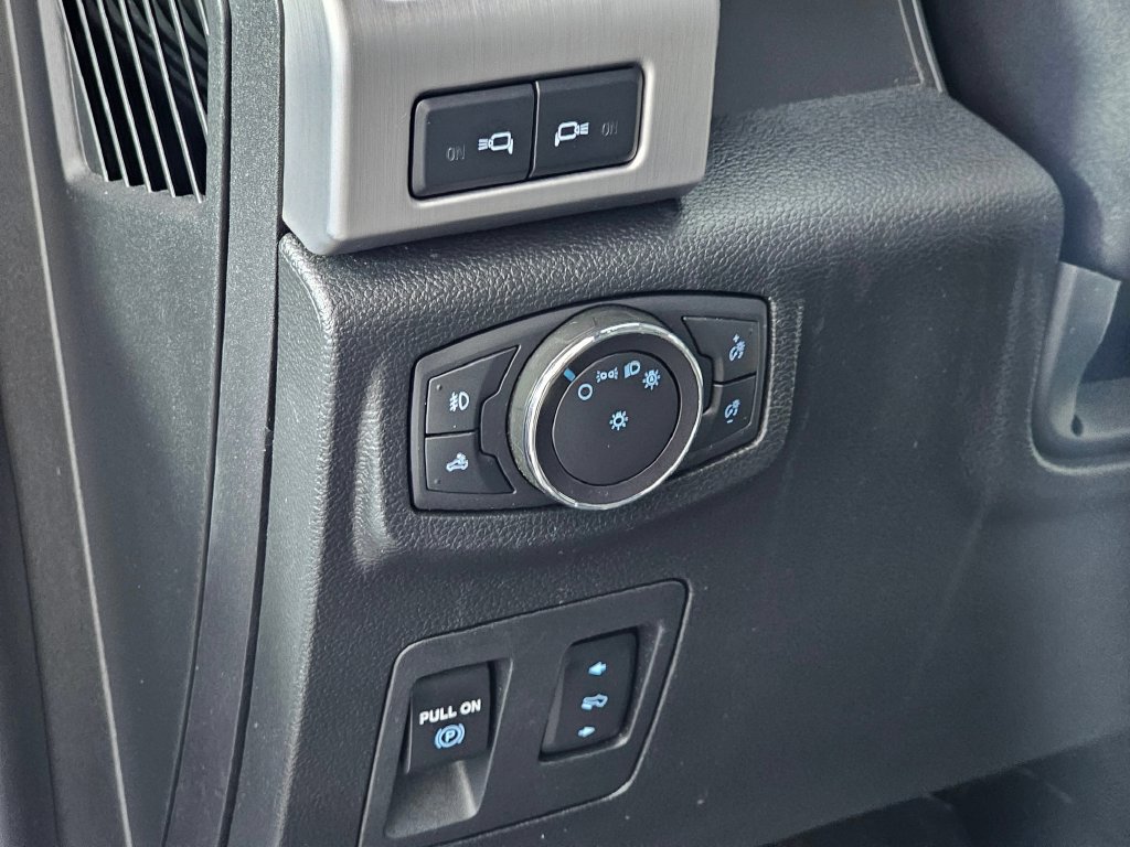 Certified 2020 Ford F150 Platinum w/ Technology Package AWD/4WD image 25