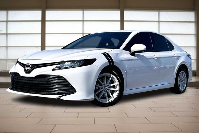 Used 2019 Toyota Camry LE image 1