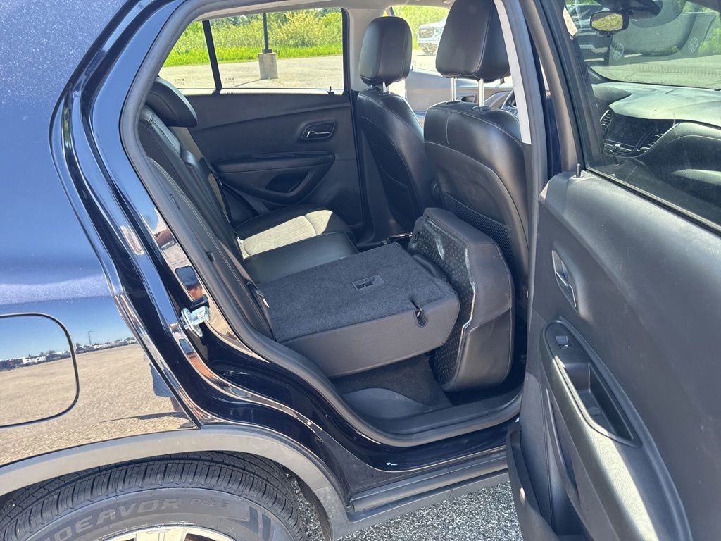 Used 2021 Chevrolet Trax LT w/ Driver Confidence Package FWD image 36