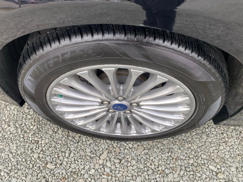 Used 2020 Ford Fusion SE image 24