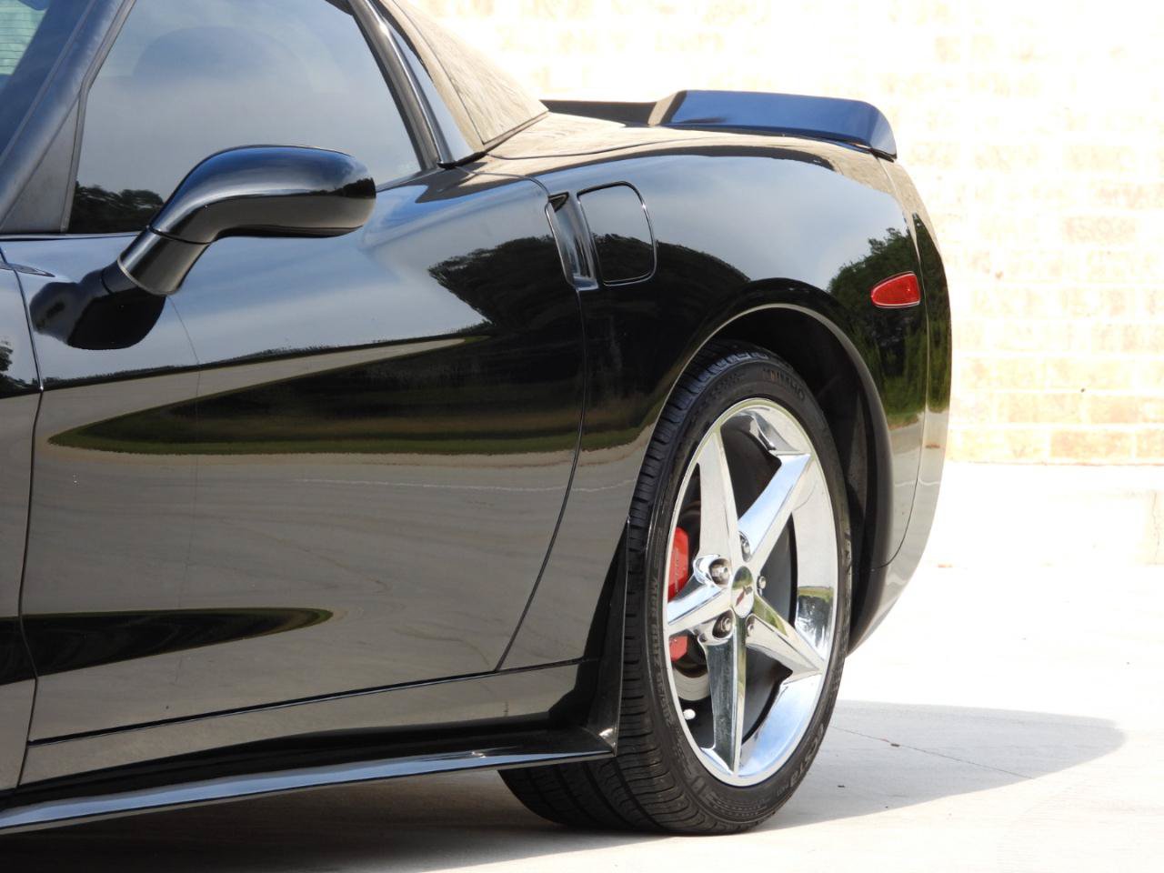 Used 2011 Chevrolet Corvette w/ 3LT w/ Preferred Equipment Group RWD image 7
