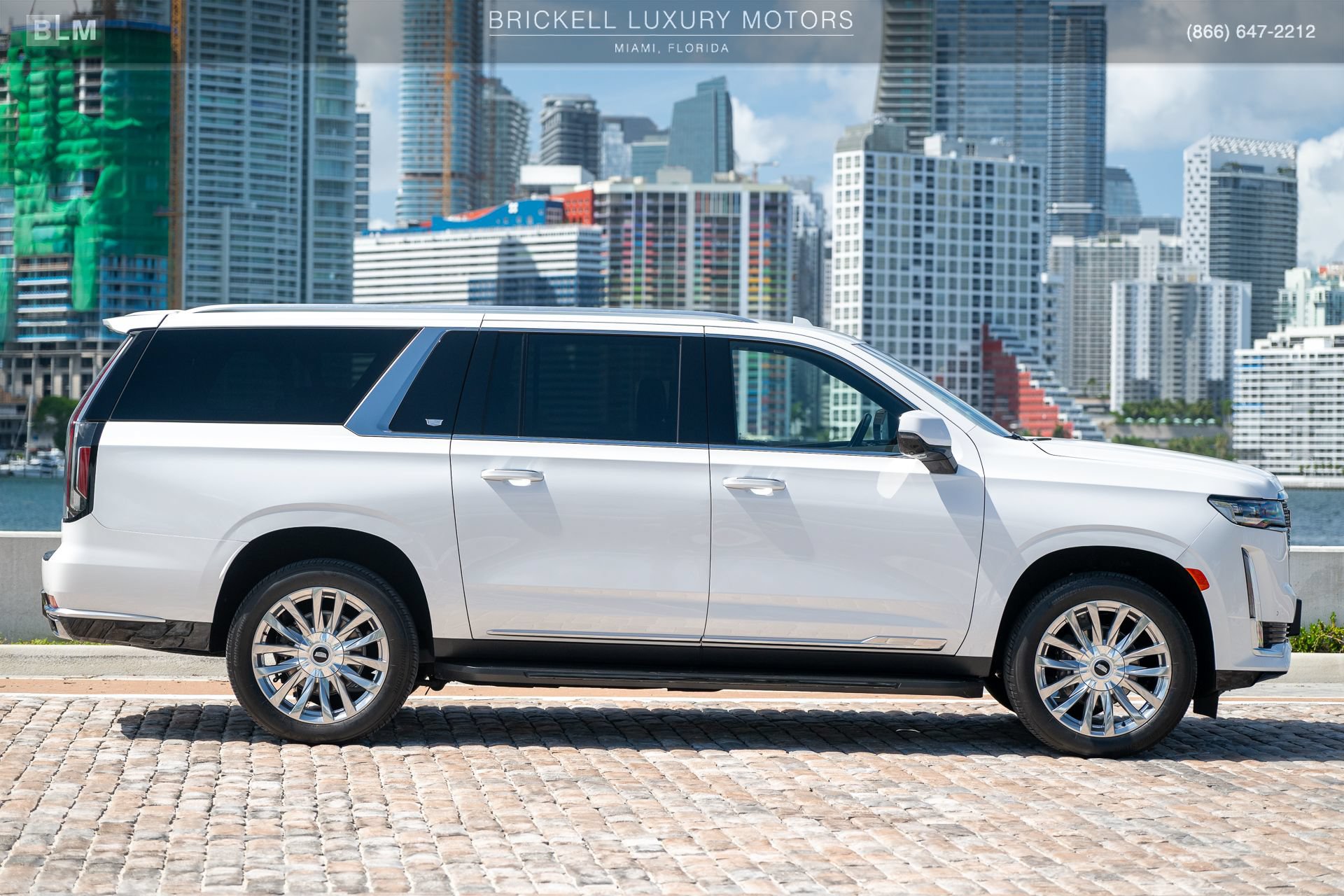 Used 2024 Cadillac Escalade ESV Luxury AWD/4WD image 10
