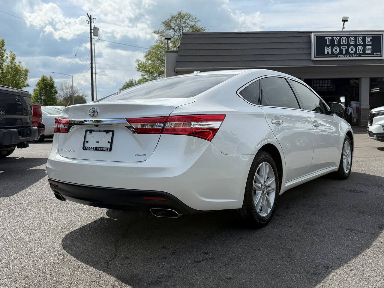 Used 2014 Toyota Avalon XLE Premium FWD image 18