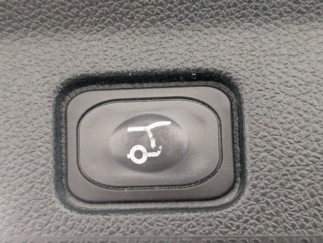 Used 2018 Ford Explorer XLT w/ Equipment Group 202A image 30