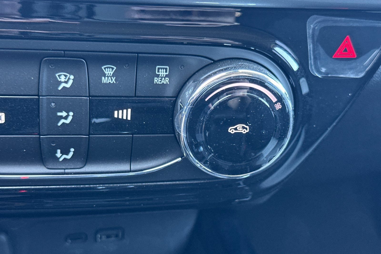 Used 2026 Chevrolet Trax LT FWD image 29