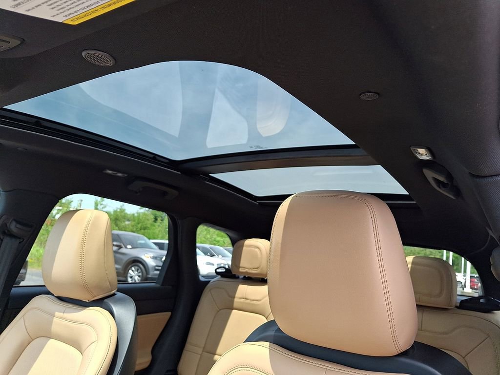 Certified 2022 Lincoln Corsair Reserve w/ Elements Package AWD/4WD image 14