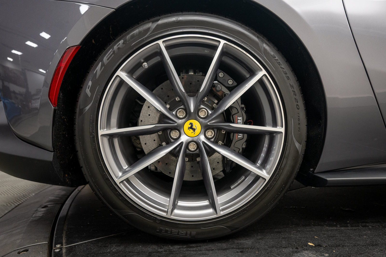 Used 2022 Ferrari 812 GTS RWD image 40