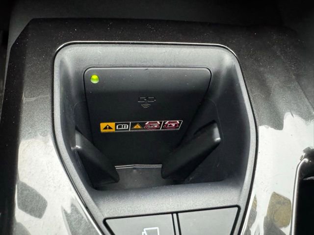 Used 2025 Toyota Crown Signia w/ Advanced Technology Package image 34