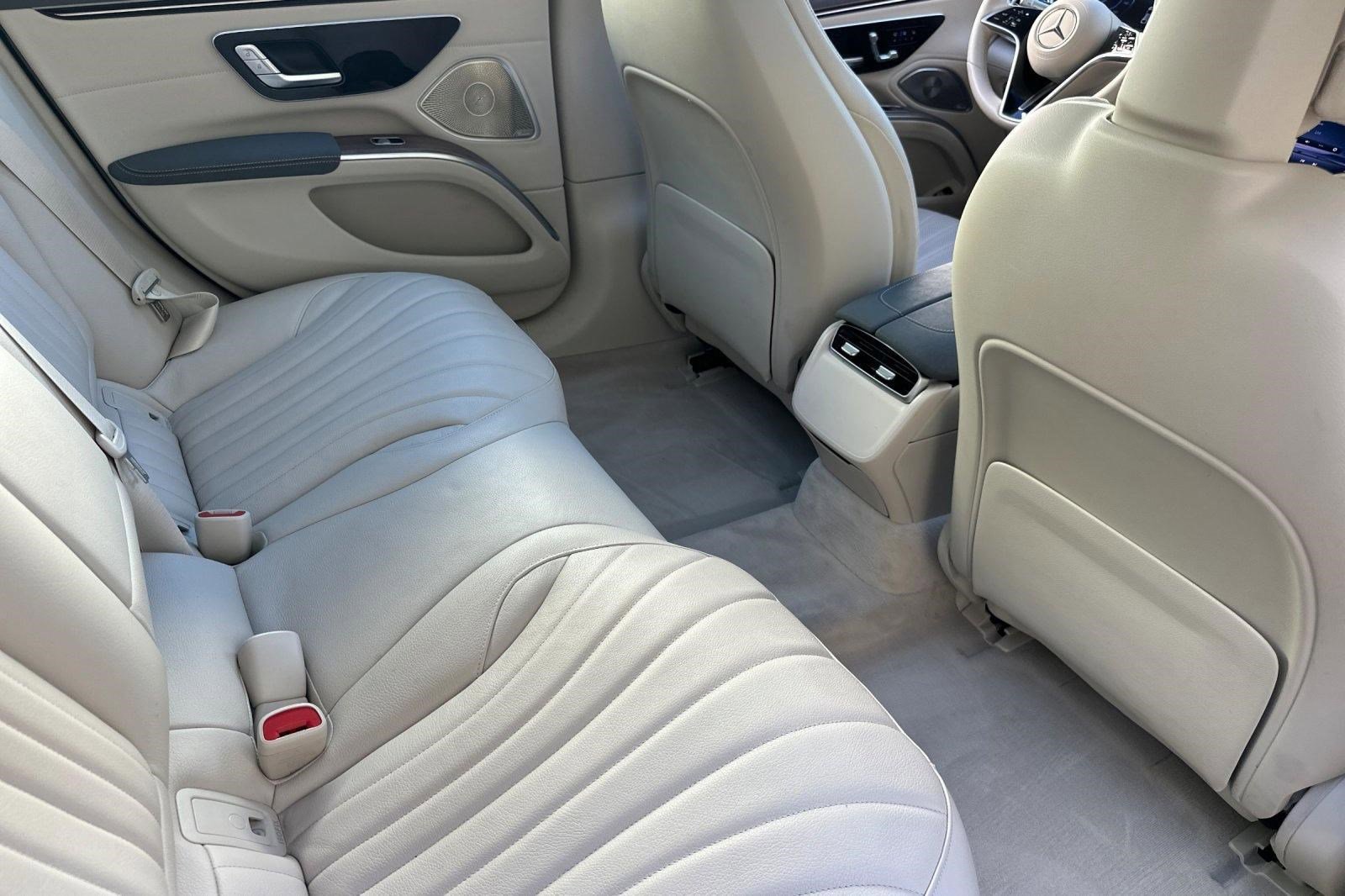 Used 2023 Mercedes-Benz EQS 580 4MATIC Sedan image 32