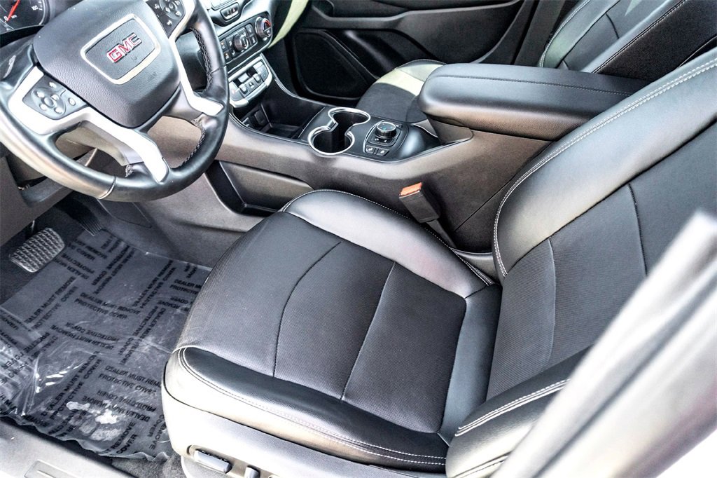 Used 2024 GMC Terrain SLT image 14