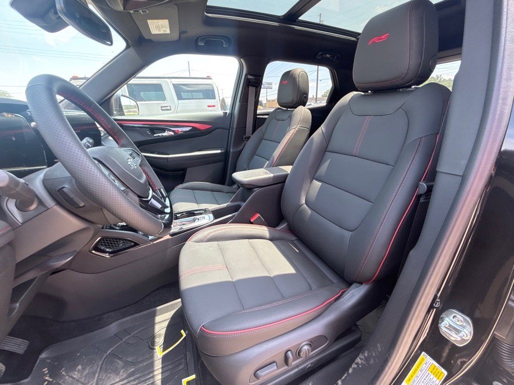 Used 2025 Chevrolet TrailBlazer RS w/ Convenience Package image 14