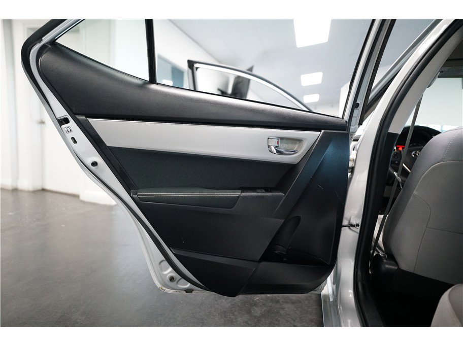 Used 2017 Toyota Corolla LE image 14