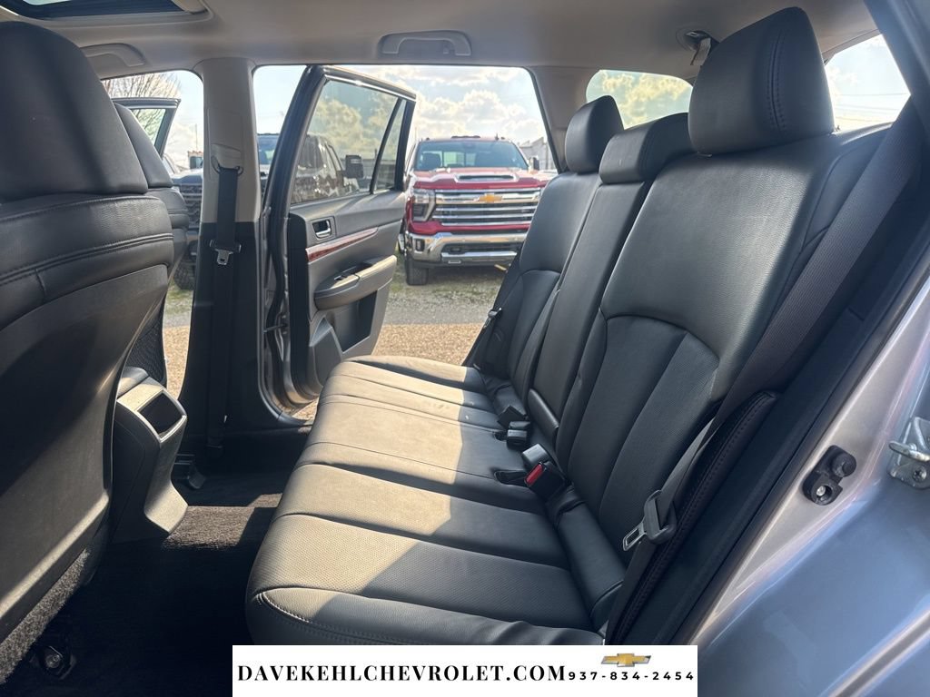 Used 2010 Subaru Outback 2.5i Limited AWD/4WD image 25