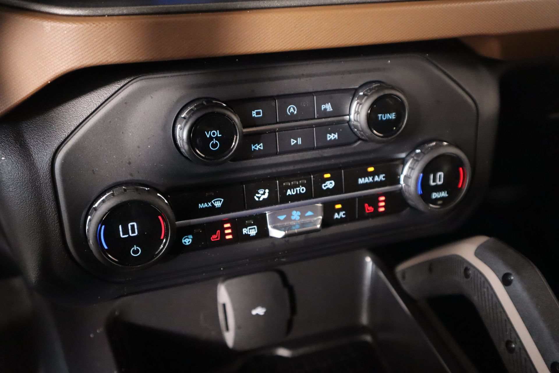 Used 2024 Ford Bronco Outer Banks AWD/4WD image 8