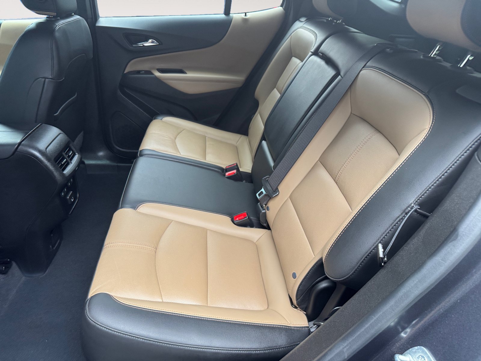 Used 2022 Chevrolet Equinox Premier AWD/4WD image 13
