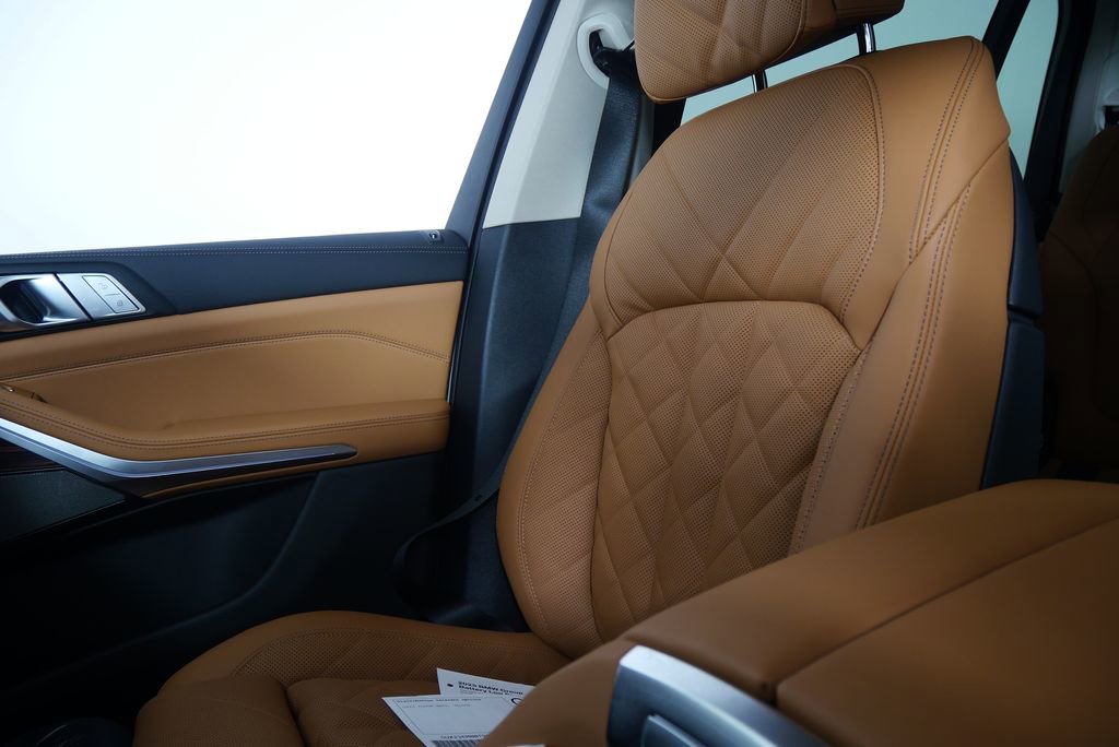 Used 2026 BMW X7 xDrive40i w/ Premium Package image 24