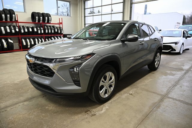 Used 2024 Chevrolet Trax LS image 8