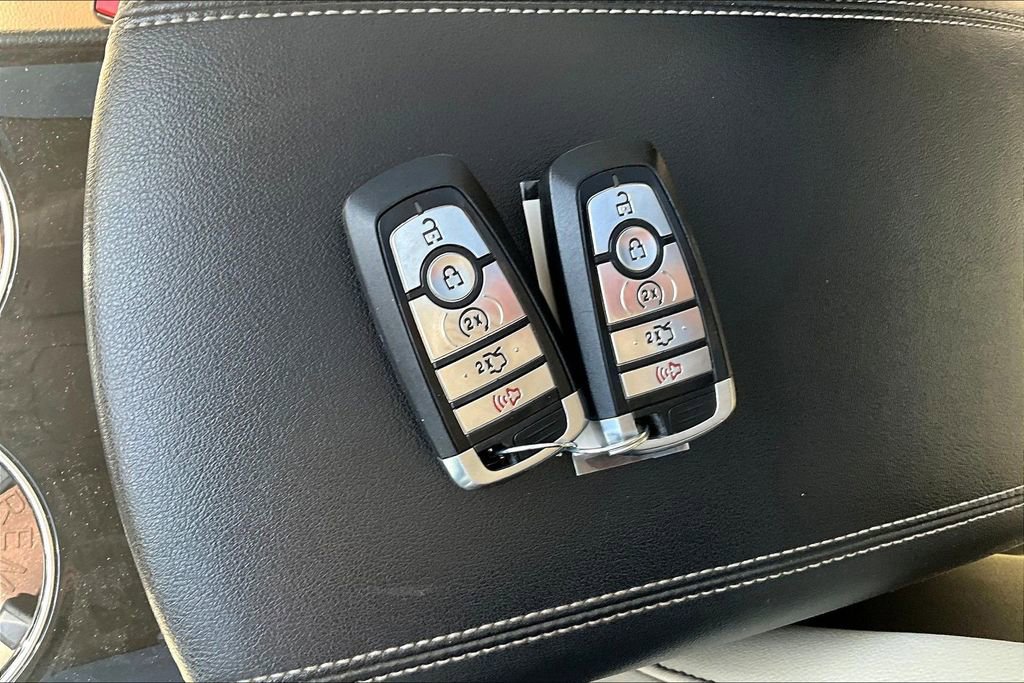 Used 2018 Ford Edge Titanium w/ Equipment Group 301A image 7