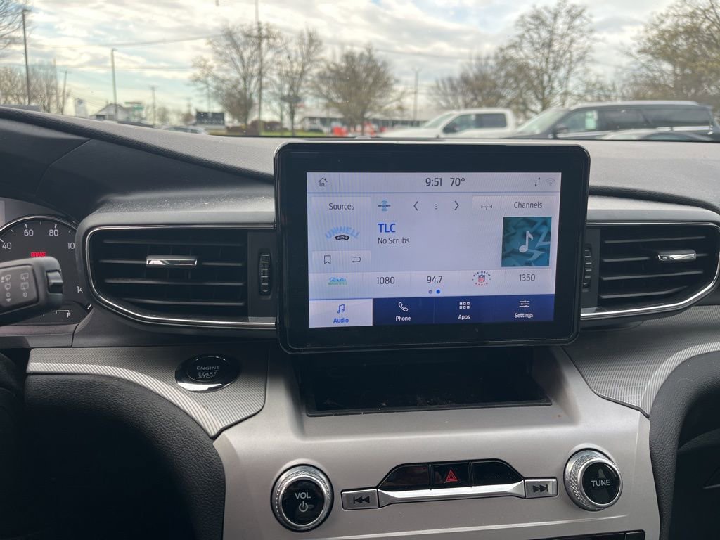 Used 2023 Ford Explorer XLT w/ Equipment Group 202A image 8