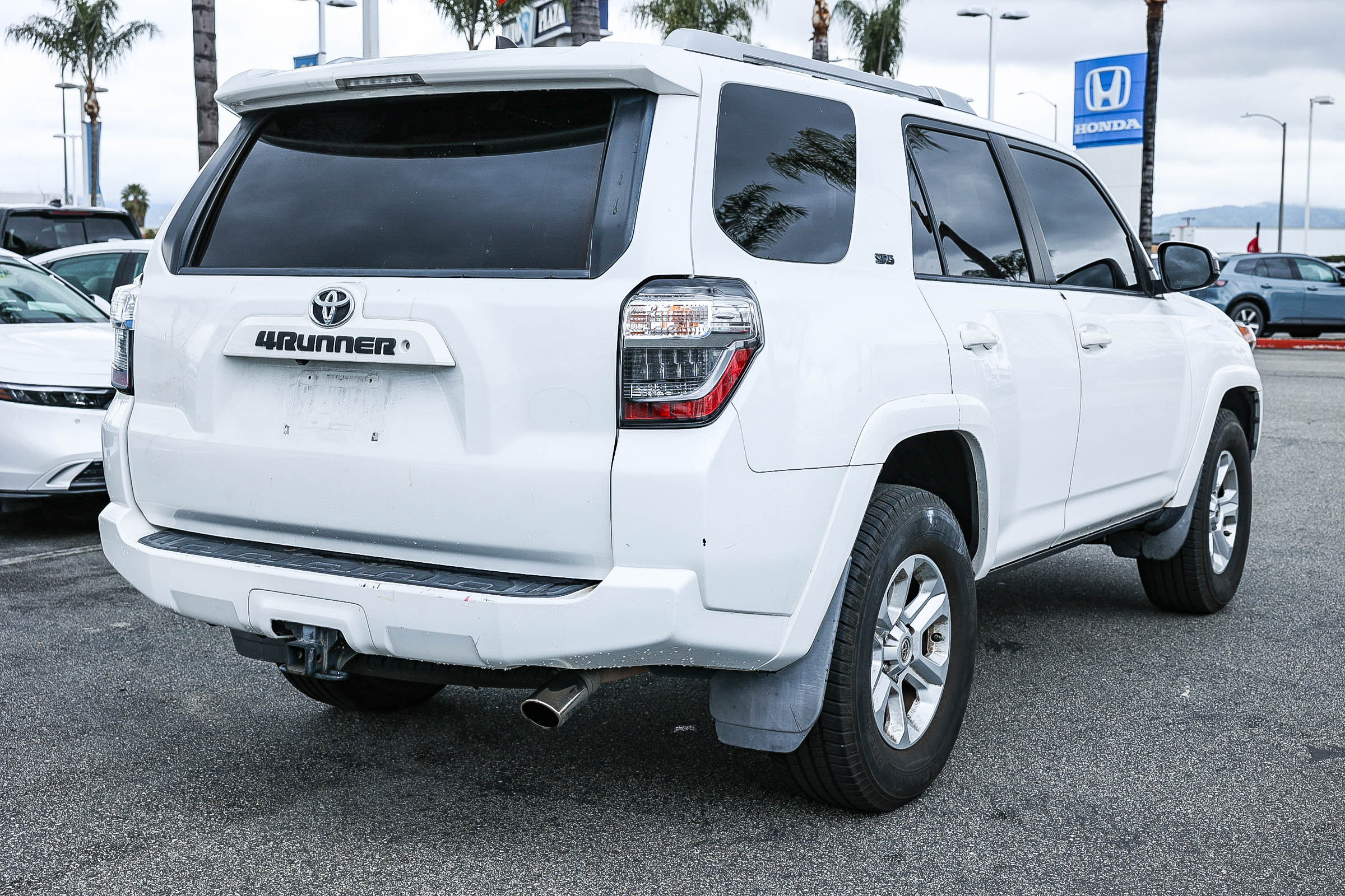 Used 2016 Toyota 4Runner SR5 image 7