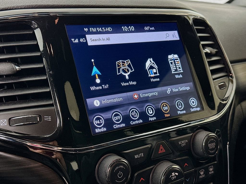 Certified 2022 Jeep Grand Cherokee Laredo X image 22